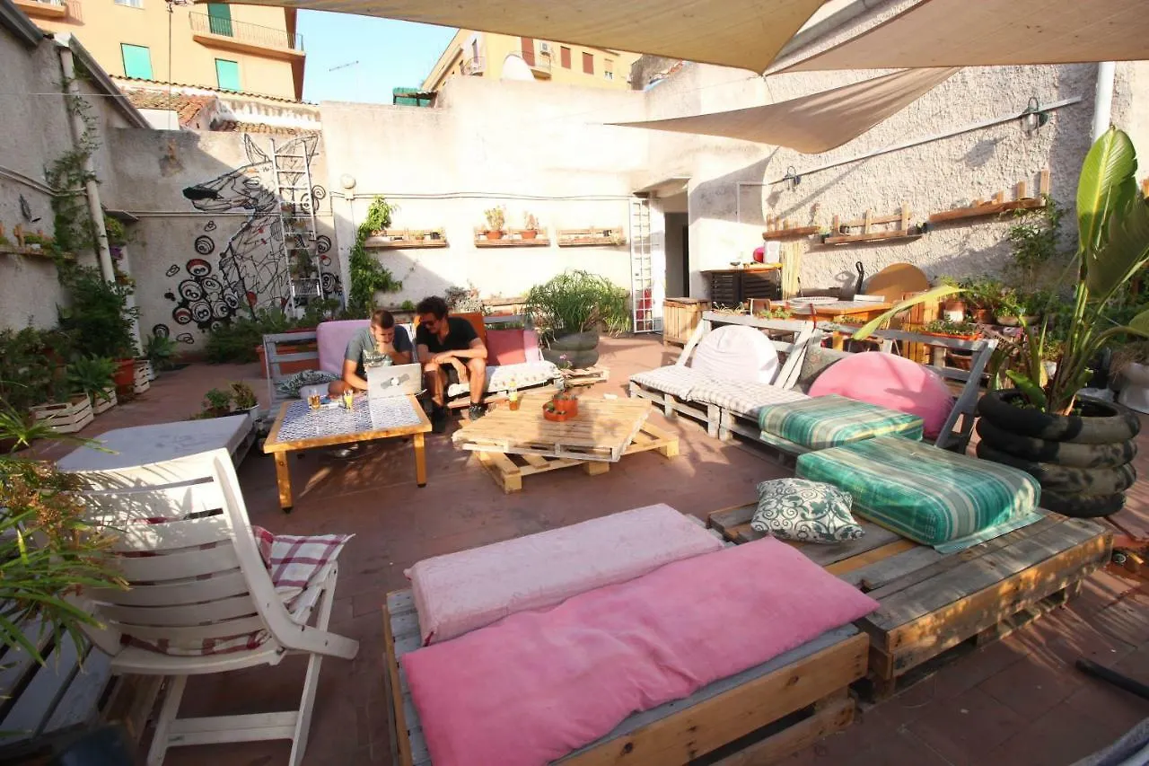 Hostal Kaleidos Room Palermo Italia